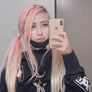 Meet your Posher, Vivian